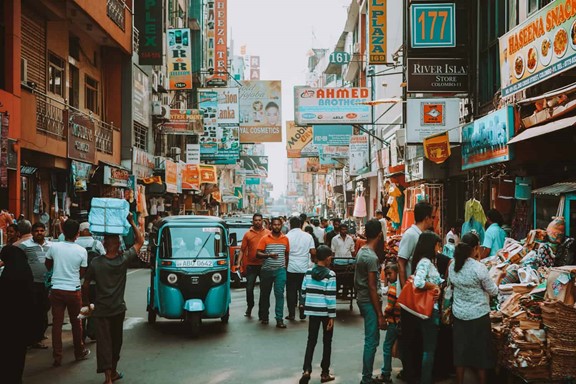 Experience Colombo's Nightlife on Two Wheels: Night Cycling Tour